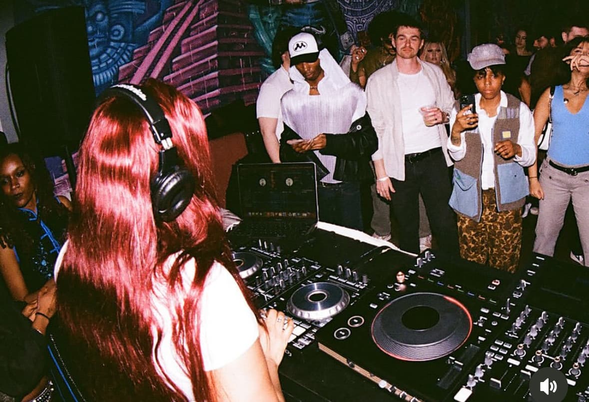 Select Market utastelessshoes dj